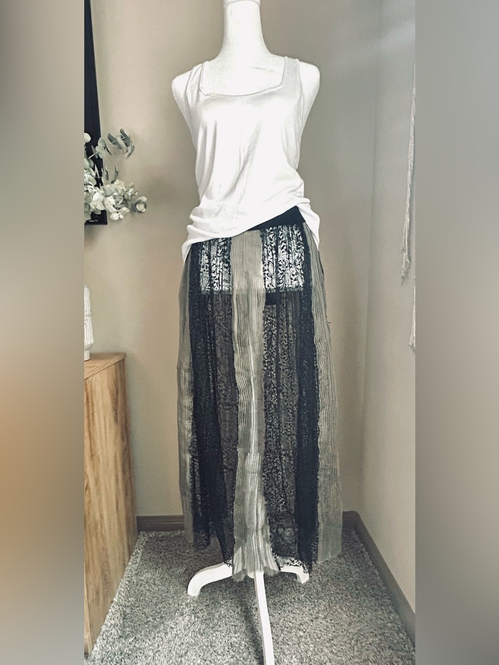 NWT Les Copains Runway Black Lace Maxi Skirt Size 44